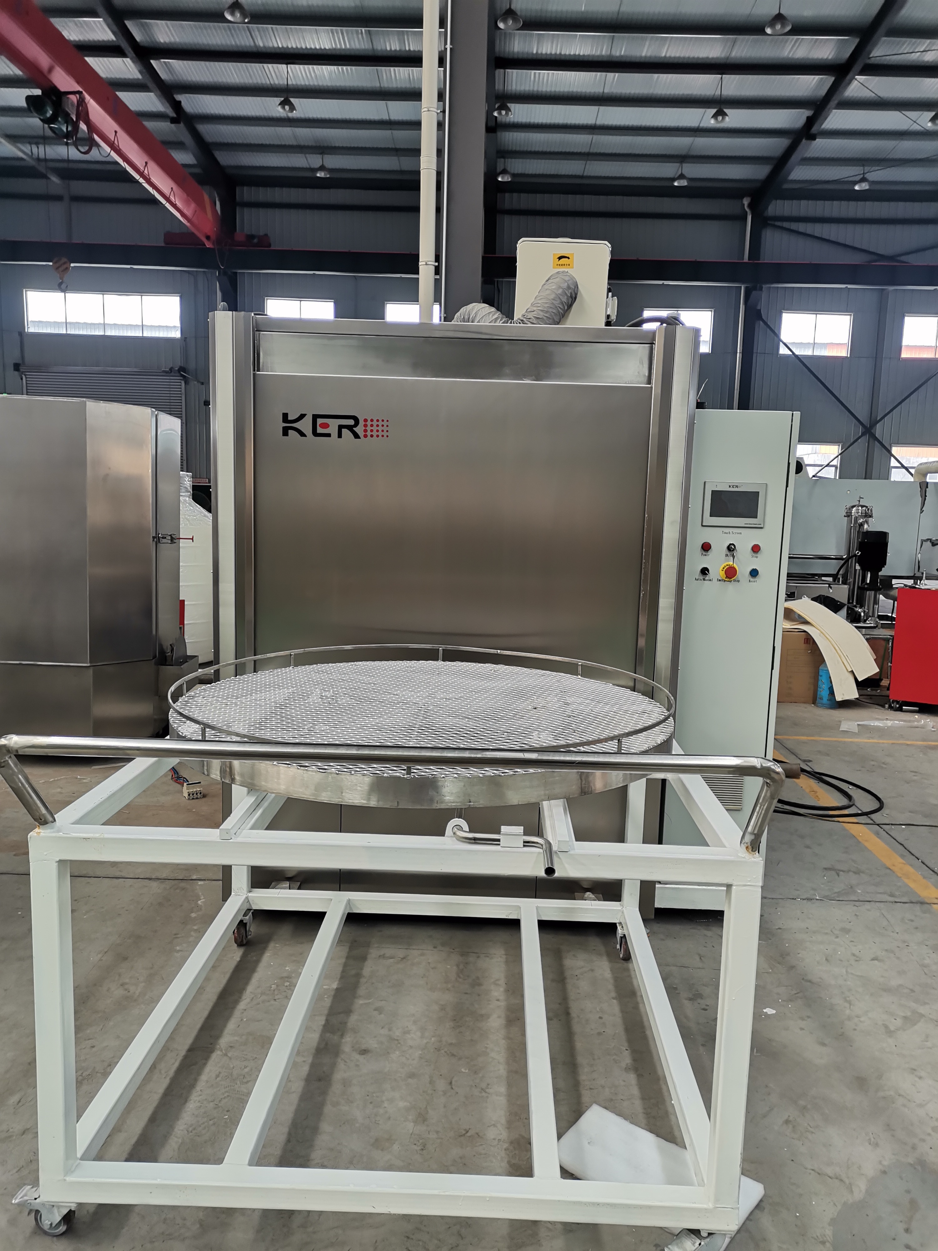 單工位旋轉(zhuǎn)噴淋清洗機全解析：高壓噴淋與旋轉(zhuǎn)工裝如何實現(xiàn)高效清潔？